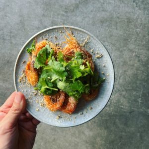 Fried sweet shrimp with coriander and lemon